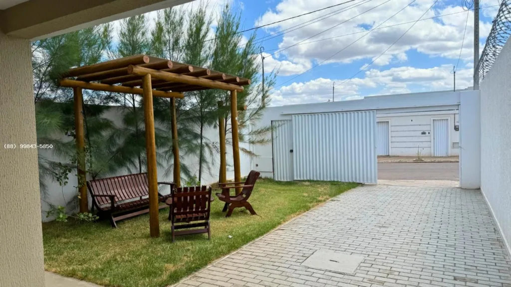 Jardim com pergolado e acesso para veículos da casa modelo do Bender Ville Pedrinhas