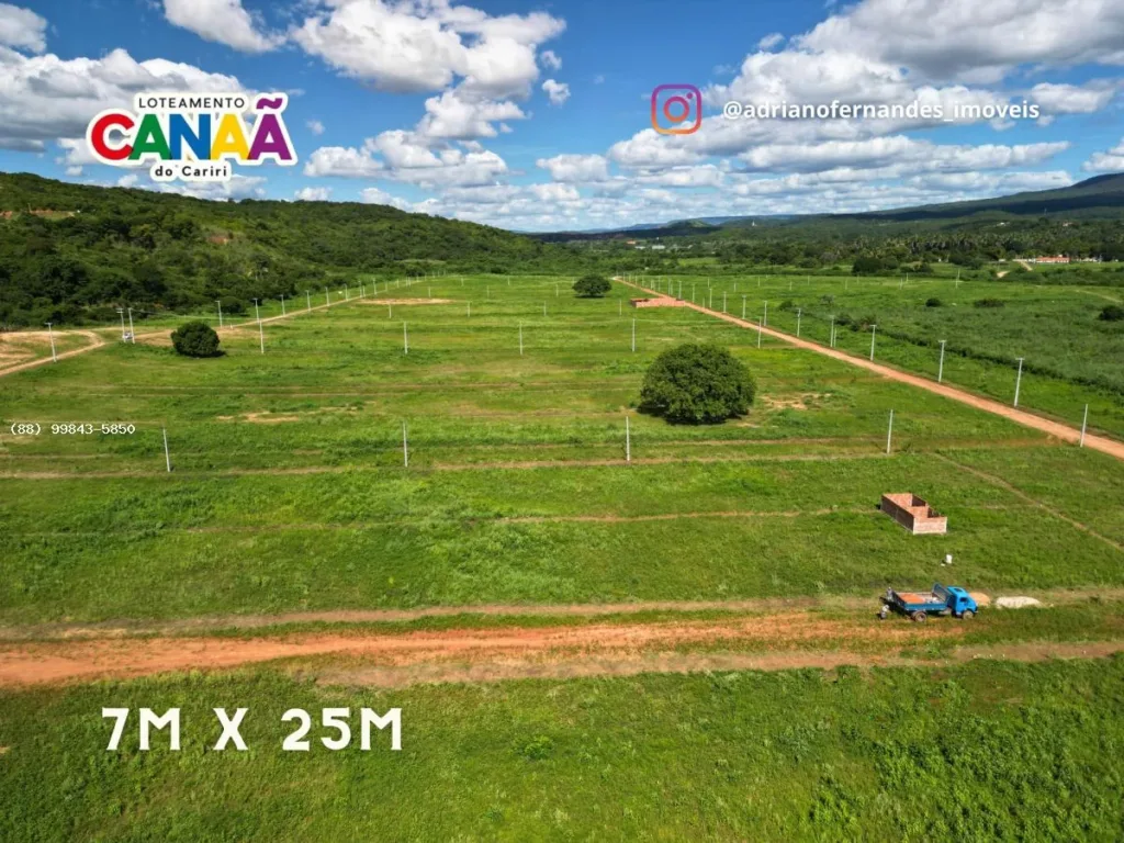 Vista aérea dos terrenos e vias do Loteamento Canaã II, em Barbalha