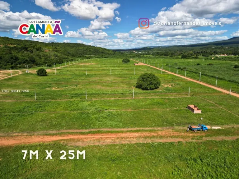 Vista aérea dos terrenos e vias do Loteamento Canaã II, em Barbalha