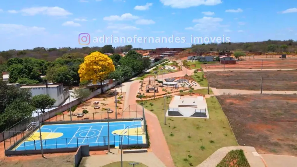Quadra poliesportiva, pista de skate e área de lazer do Cidade Luz