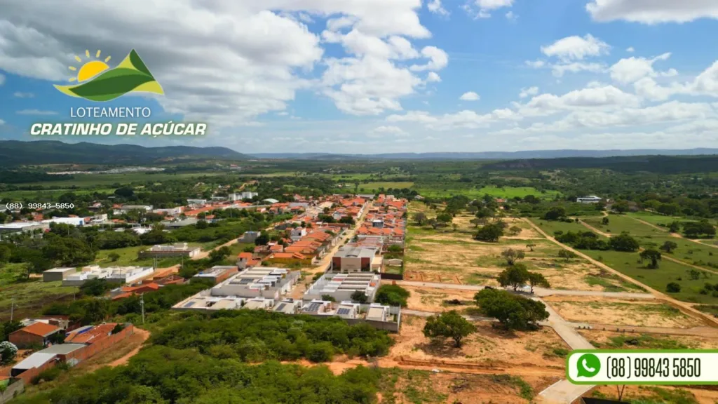 Panorama dos terrenos e das residências no entorno do Cratinho de Açúcar