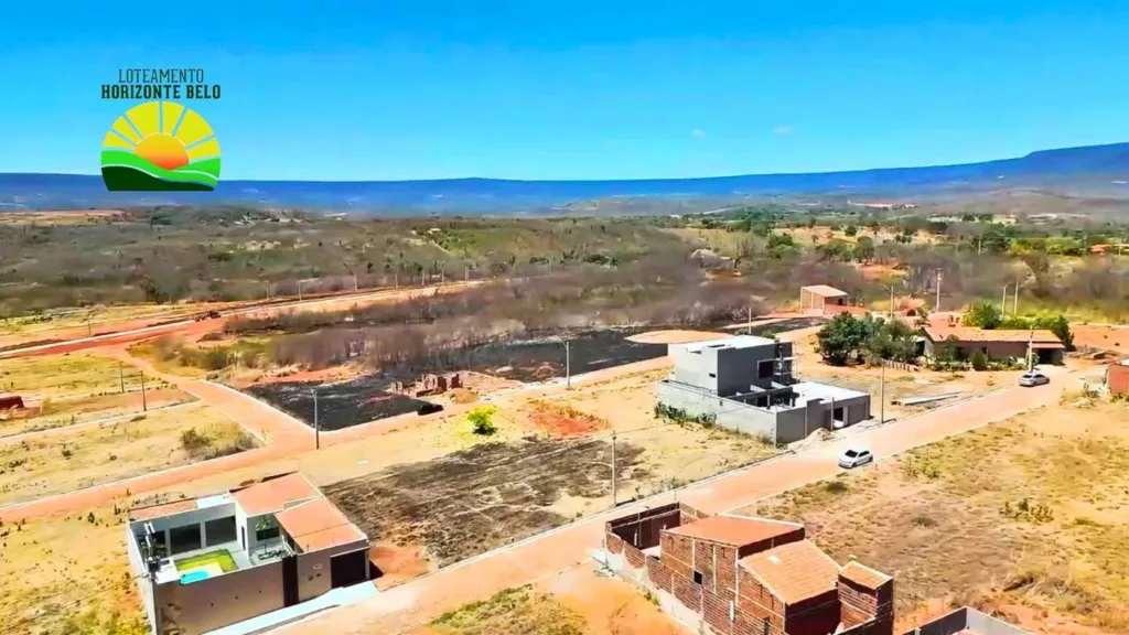 Vias, terrenos e construções no entorno do Loteamento Horizonte Belo