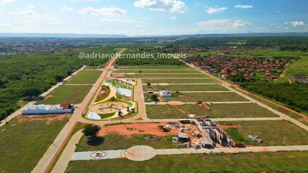 Vista ampla das quadras, construções e entorno do Jardins Kariris