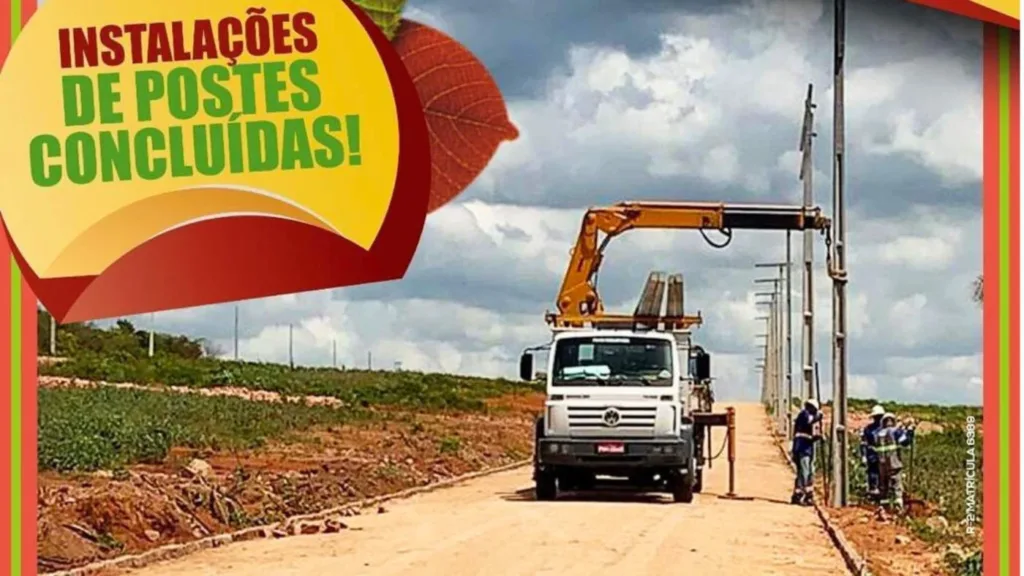 Material de divulgação do Residencial Bela Vista com registro da instalação de postes
